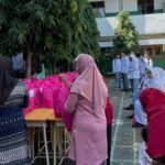 OSIS SMA Uswatun Hasanah Salurkan Bantuan Sembako untuk Warga dan Siswa yang Membutuhkan